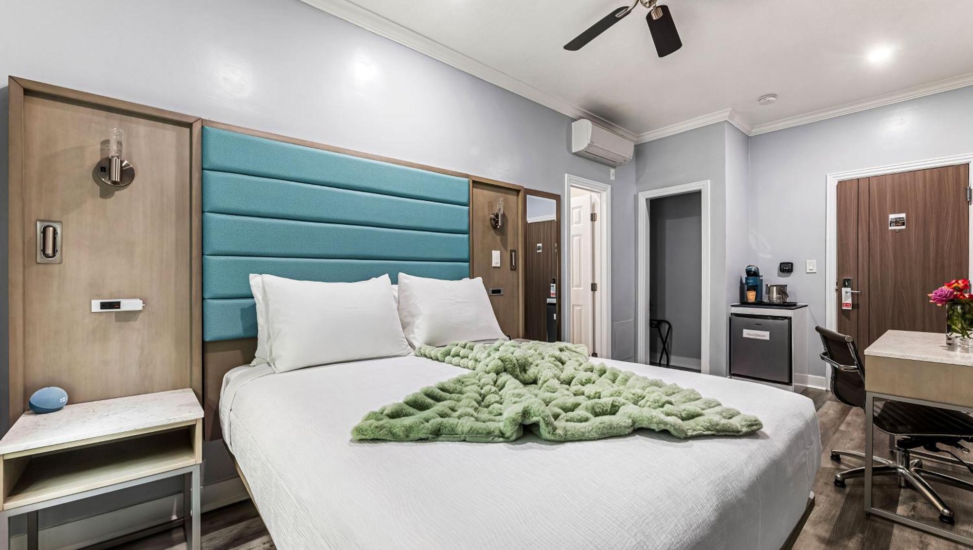 Lumea By The Sea Hotel Long Beach Exterior photo